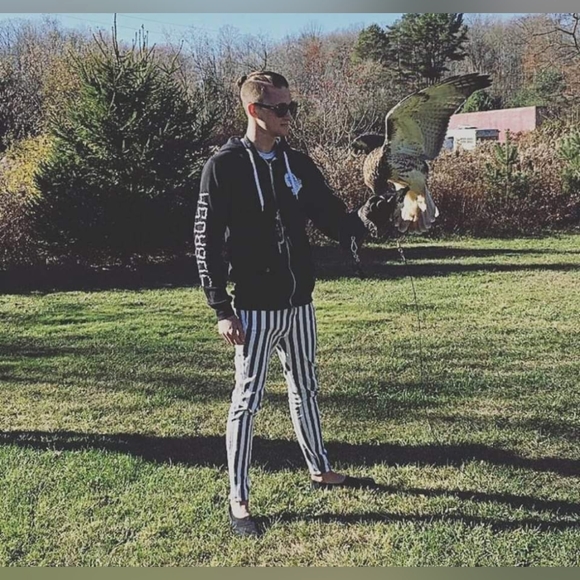 Meet your Posher, Ian - Picture 5 of 5